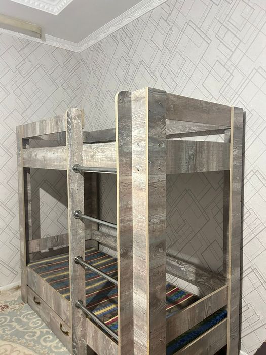 Продаю двухяростную кровать