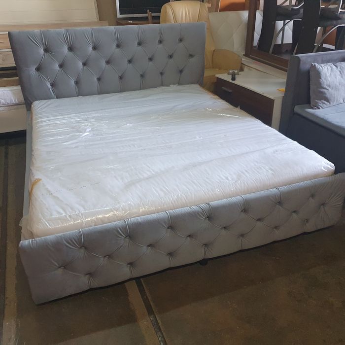 Pat dormitor tapițat 1.80m/2m +saltea