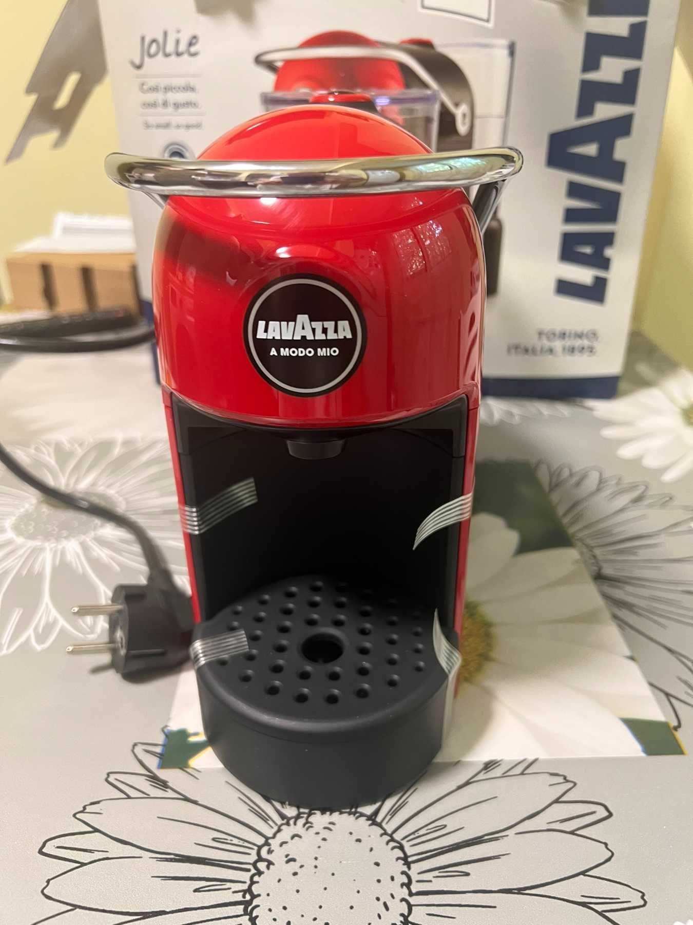 Еспресо машина Lavazza Jolie A Modo Mio, Червен, 1250w