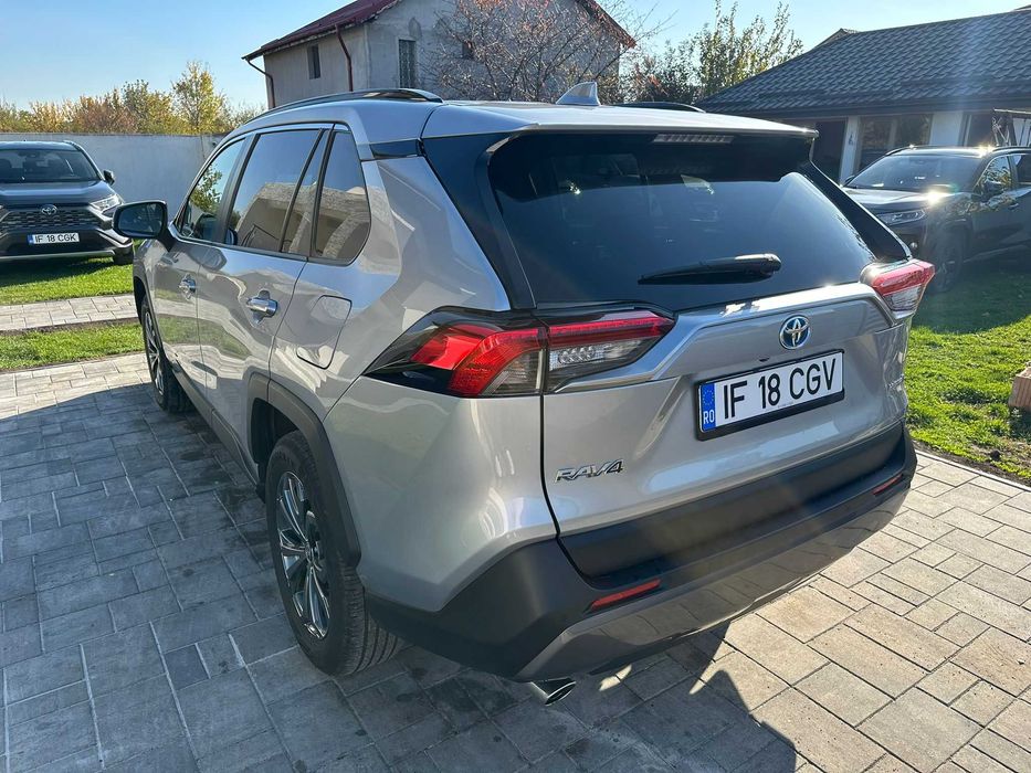 Toyota RAV4 2.5 Hybrid Business Distronic 98.000km 2022