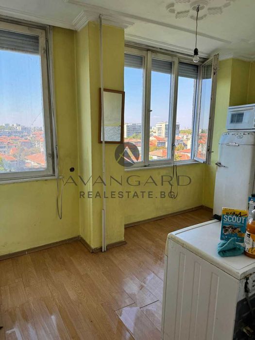 Продава се Тристаен апартамент в Пловдив, Кючук Париж - 104 кв.м за 1540 €/кв.м - Снимка #2