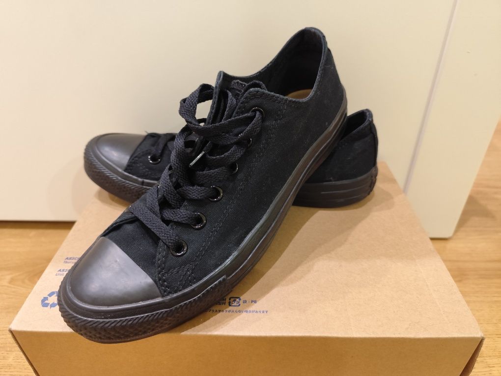 Черни Converse като нови