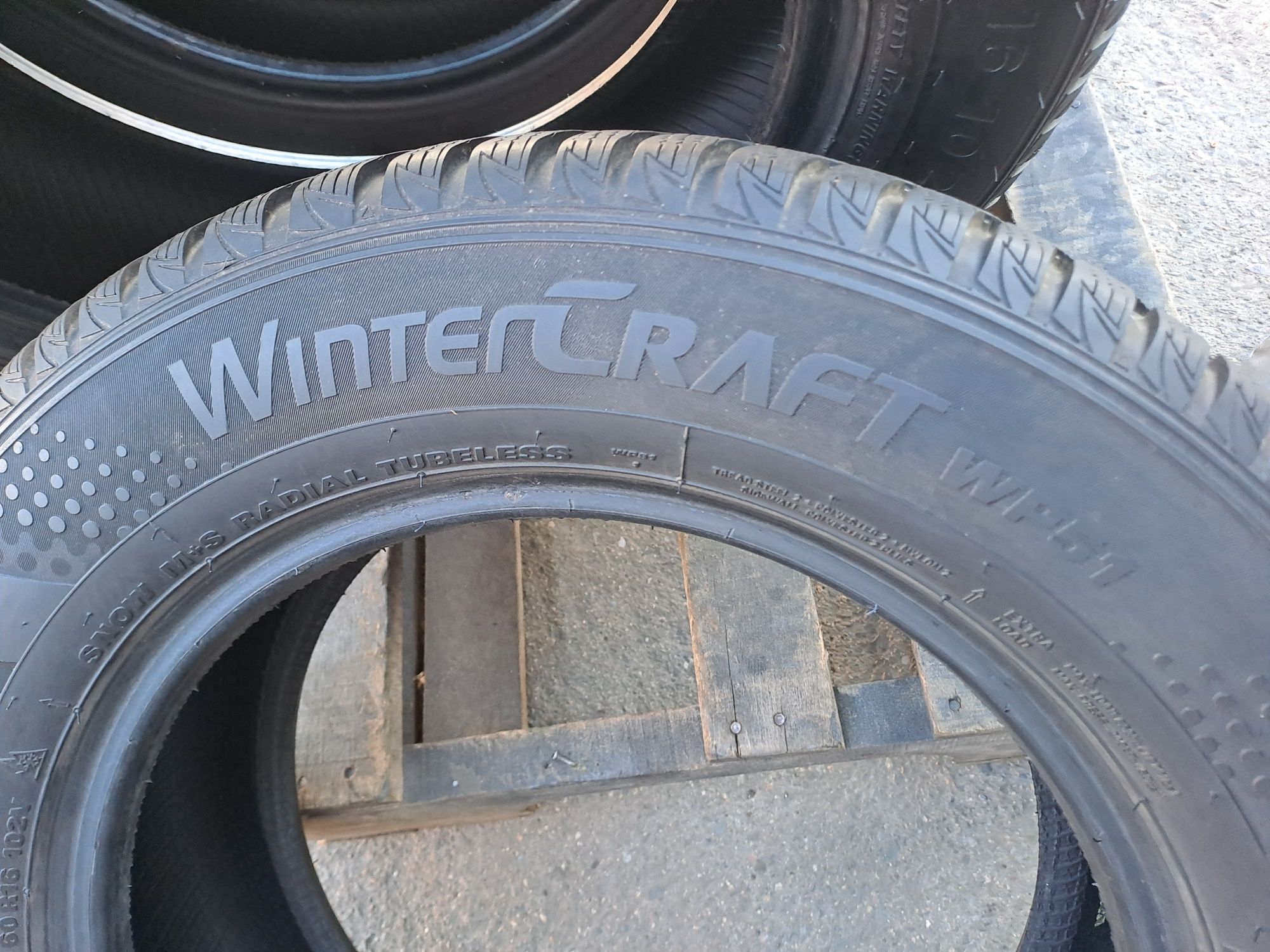 4бр. Почти Нови 225/60/16 Kumho Wintercraft