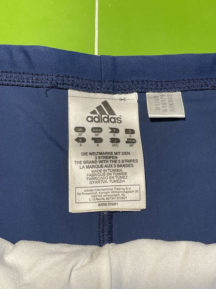 Vand slip pentru inot Adidas, purtat de cateva ori, in stare perfecta