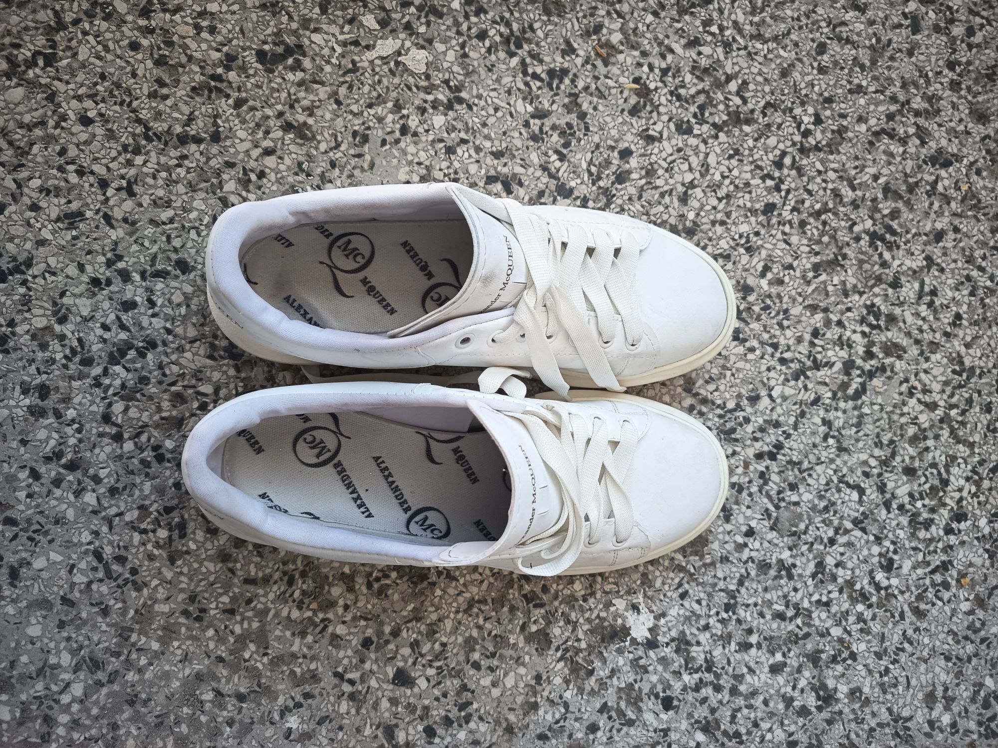 Продавам дамски маратонки Alexander McQUEEN