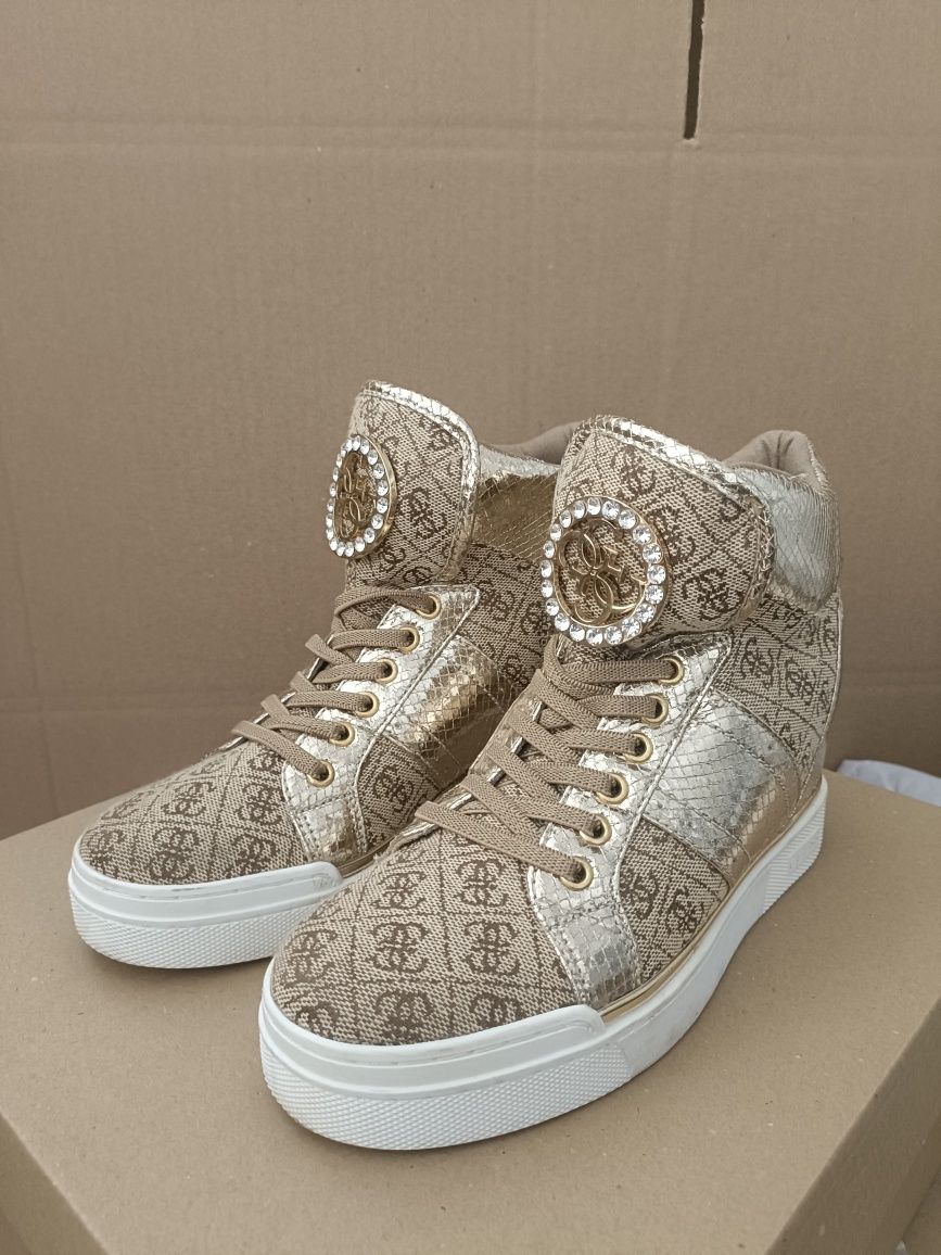 Сникърси Guess номер 37 код 41A