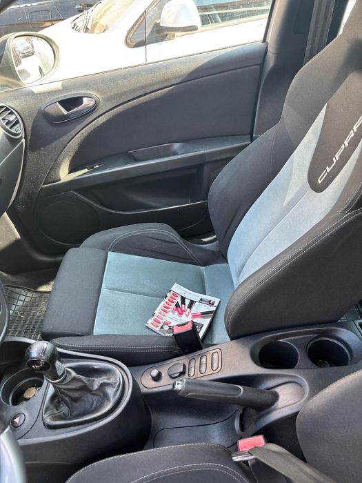 Vând sau schimb Seat Leon Cupra R