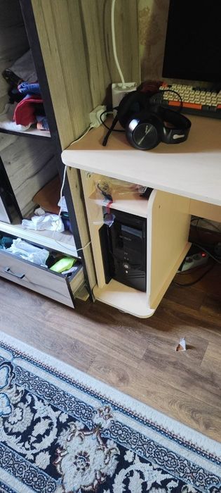 Компьютерный- письменный стол