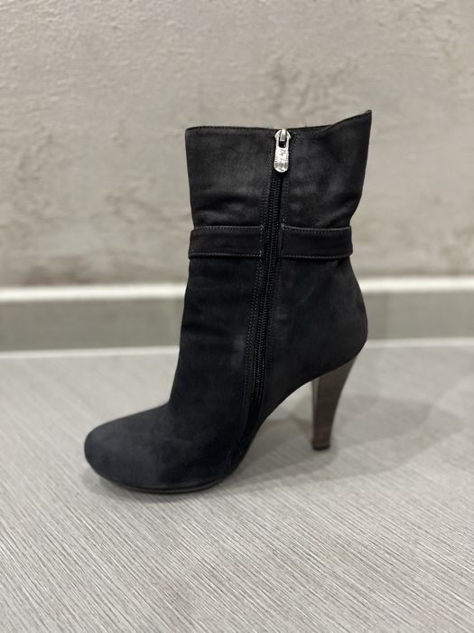 Дамски боти с ток