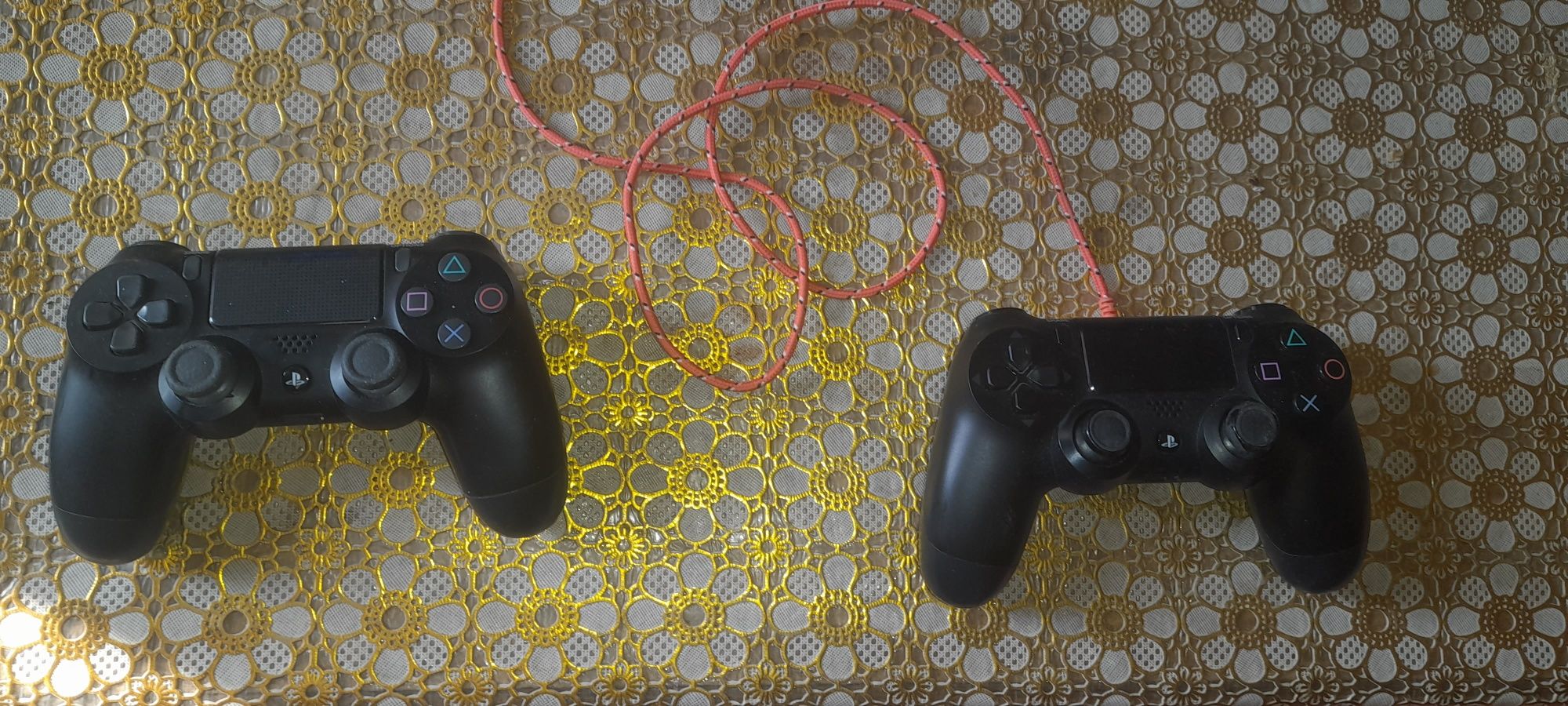 Плайсташен 4 слим 1tb Ps4 playstation slim 1tbholati juda yaxshi