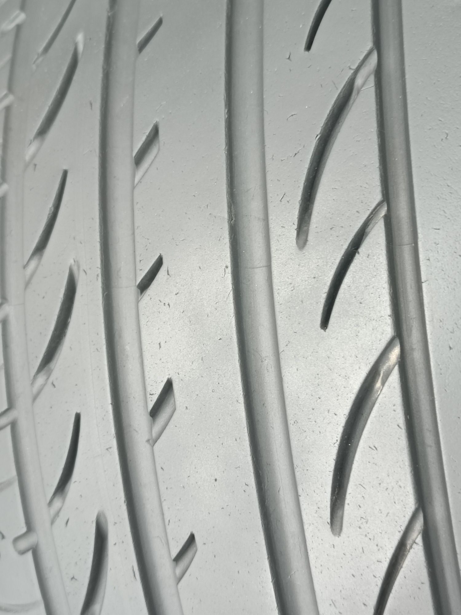 225/50/17 Pirelli