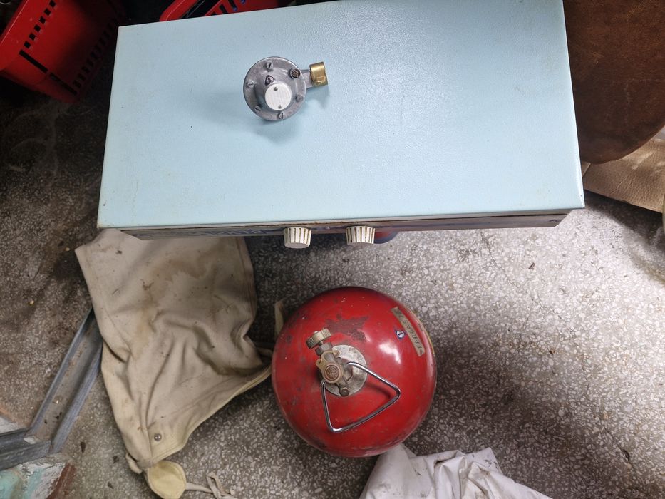 Vand aragaz ,+butelie champing