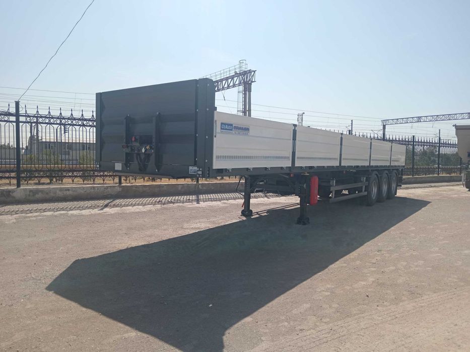 Полуприцеп бортовой контейнеровоз