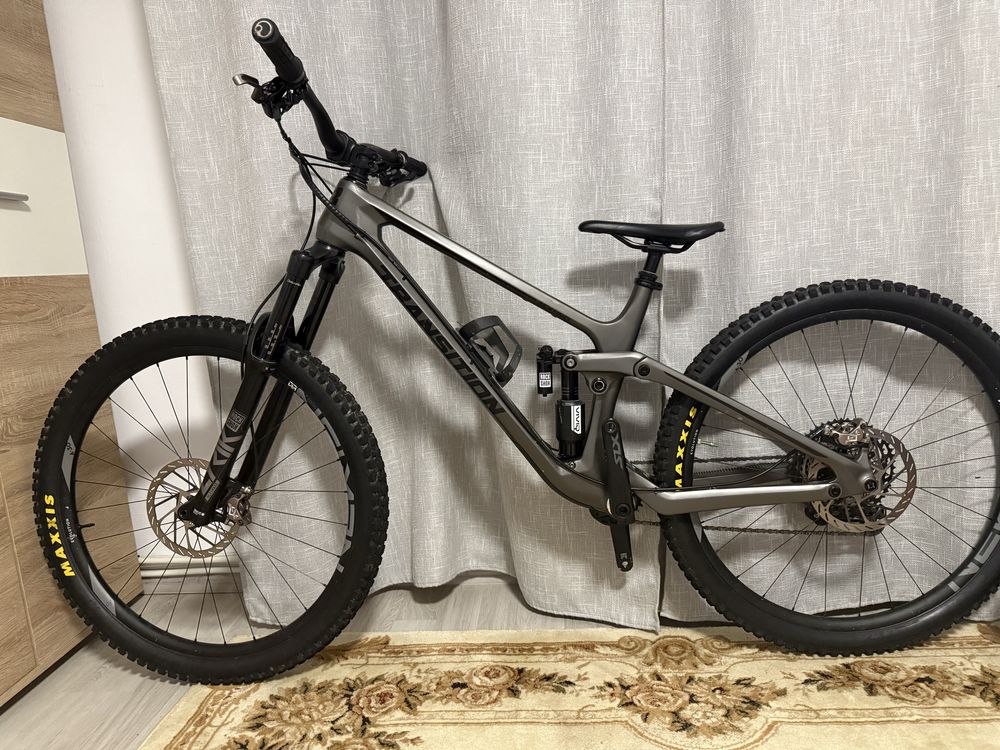 Bicicleta full suspensie full carbon