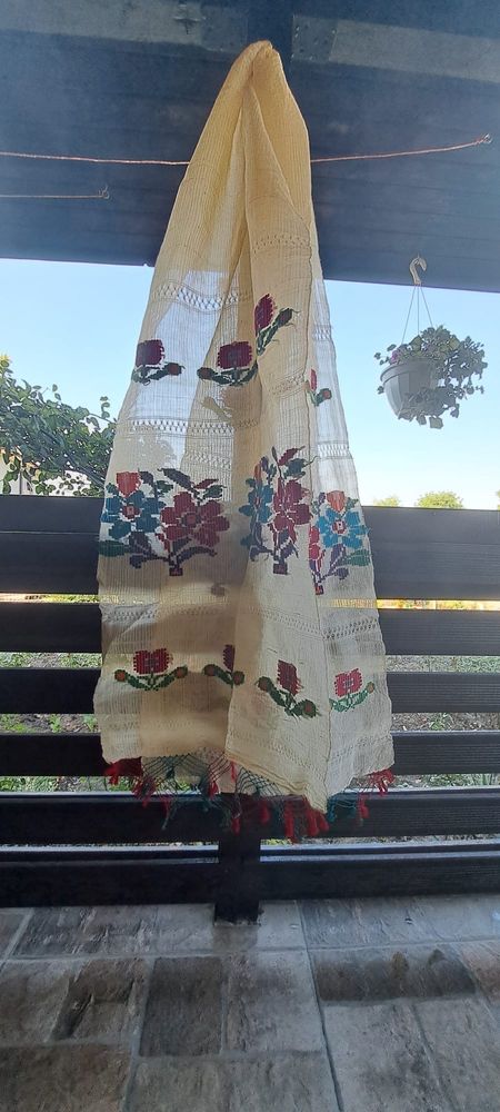 Stergare si fete de masa