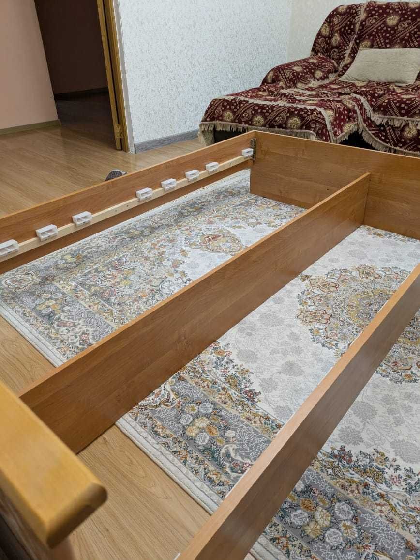 Кровать полуторка б/у, 1.24м × 2м + матрац