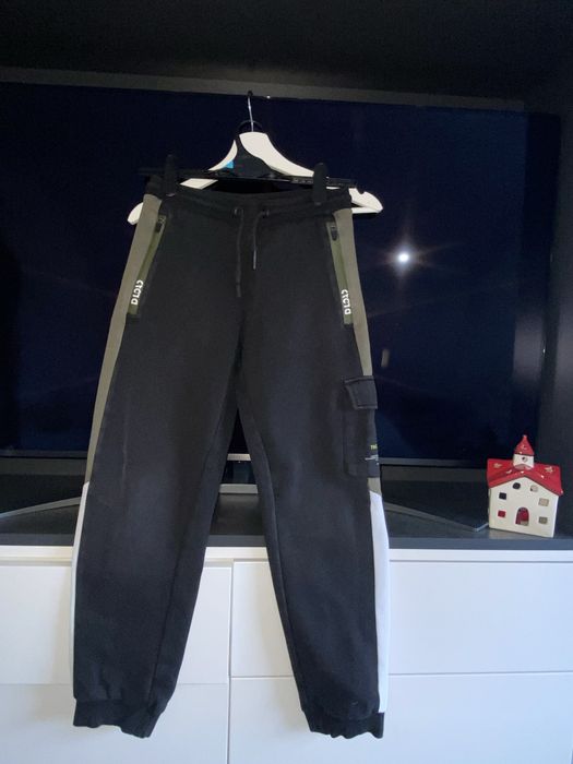 pantaloni trening C&A EUR 146/11 ani
