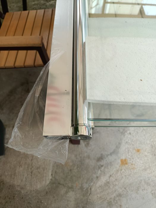 Vînzare Cabina dus compusă din două părți de geam sticla de 8 MM