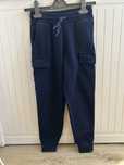 Pantalonii cargo H&M