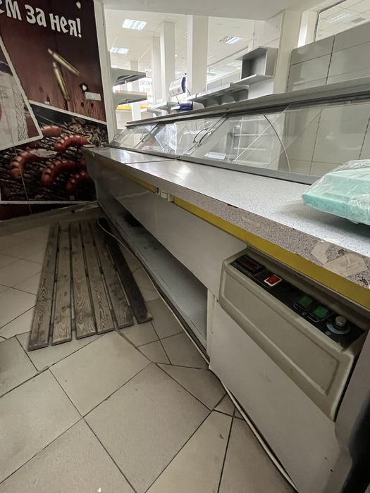 Хладилна витрина