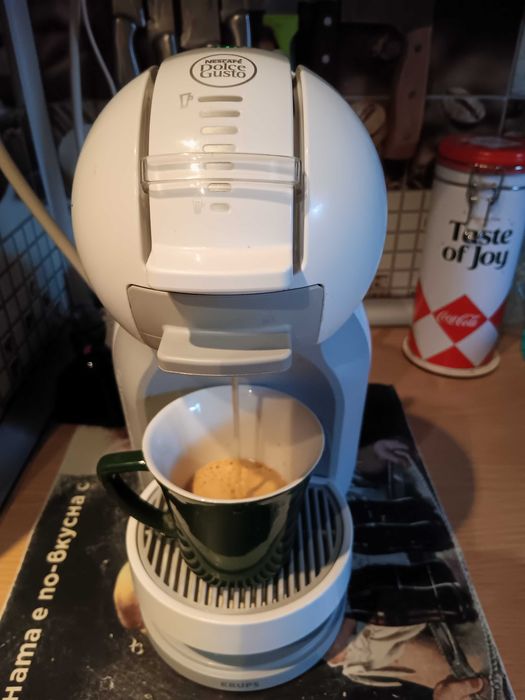 Кафемашина Крупс нескафе долче густо