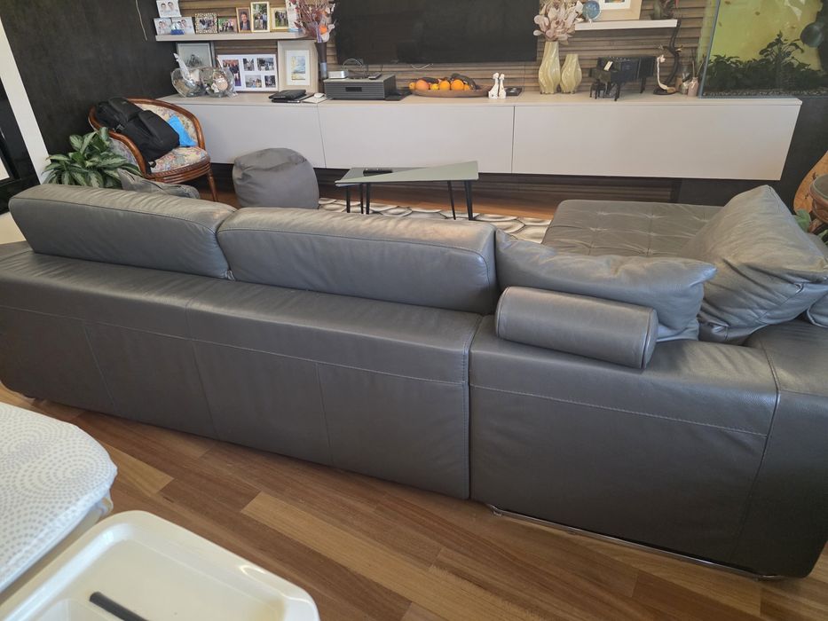 продавам кожен диван