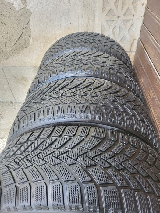 Set anvelope iarna 245 45 R18 Mazzini SnowLeopard ca noi