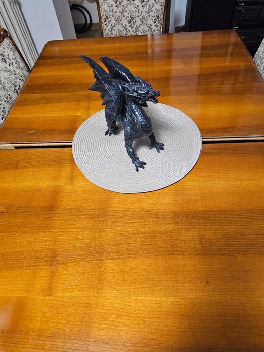 Masă extensibilă din lemn masiv + 6 scaune, stare foarte bună