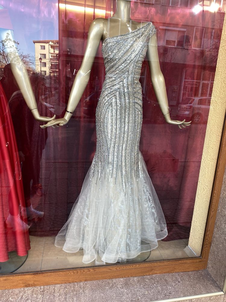 Официална рокля с камъни