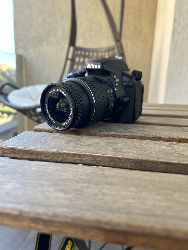 Camera foto/video Nikon D5300 performanta 18-55mm VR II DSLR