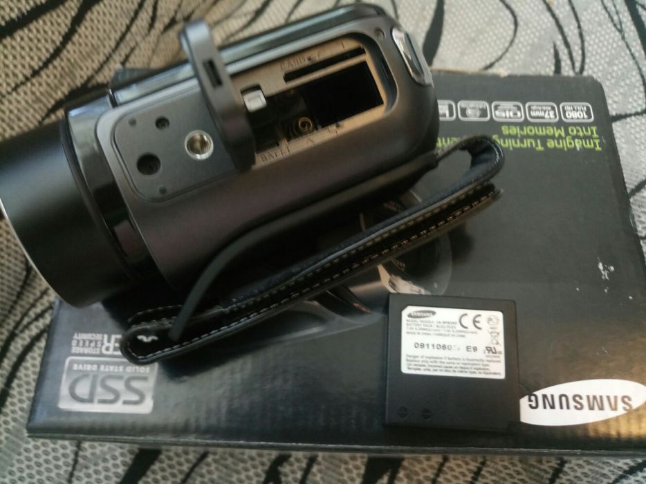Видеокамера SAMSUNG HMX-H105BP