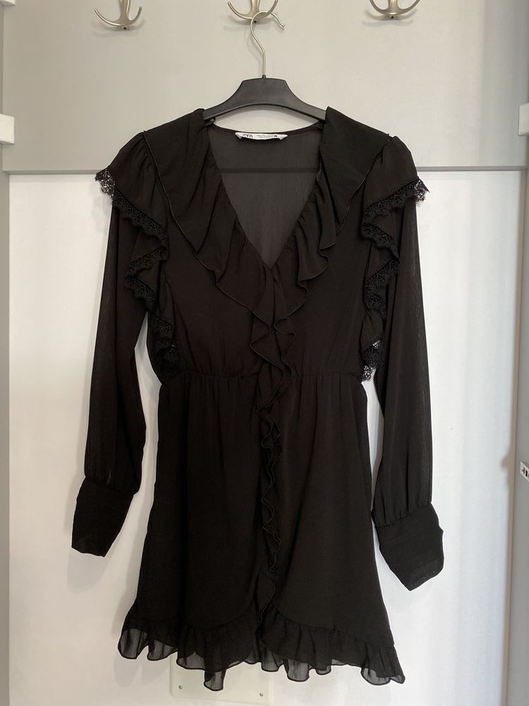 Rochie neagra Zara