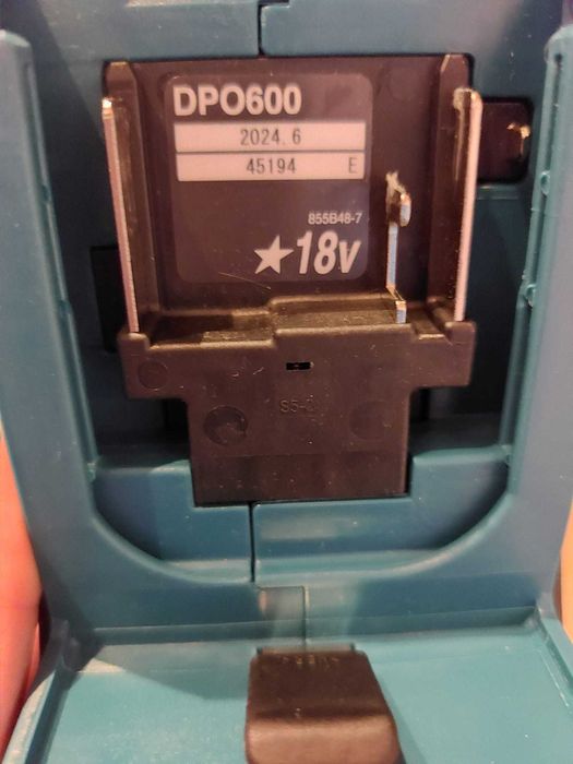 Masina de polisat orbitala Makita DPO600