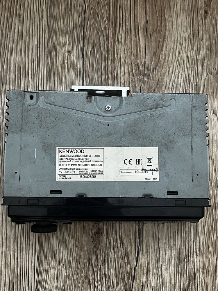 Авто радио (Kenwood KMM-100)