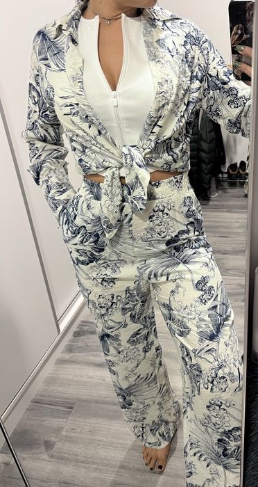 Дамски комплекти / различни цветове и модели