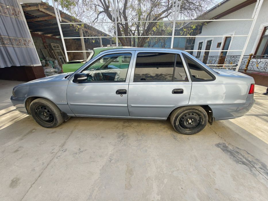 Nexia 2 yaxshi holatda