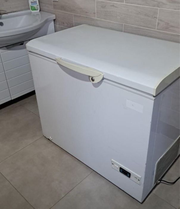 Морозильник продам срочна