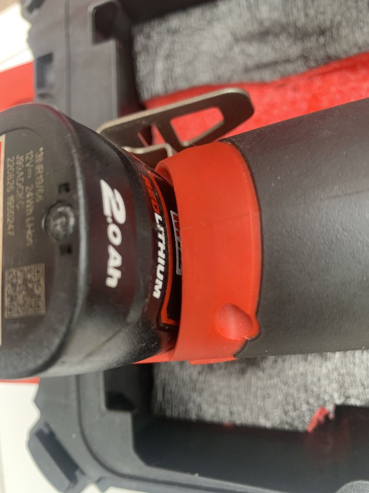 Milwaukee M12 BCST/акумулаторен такер за кабели с батерия 2ah., в куф