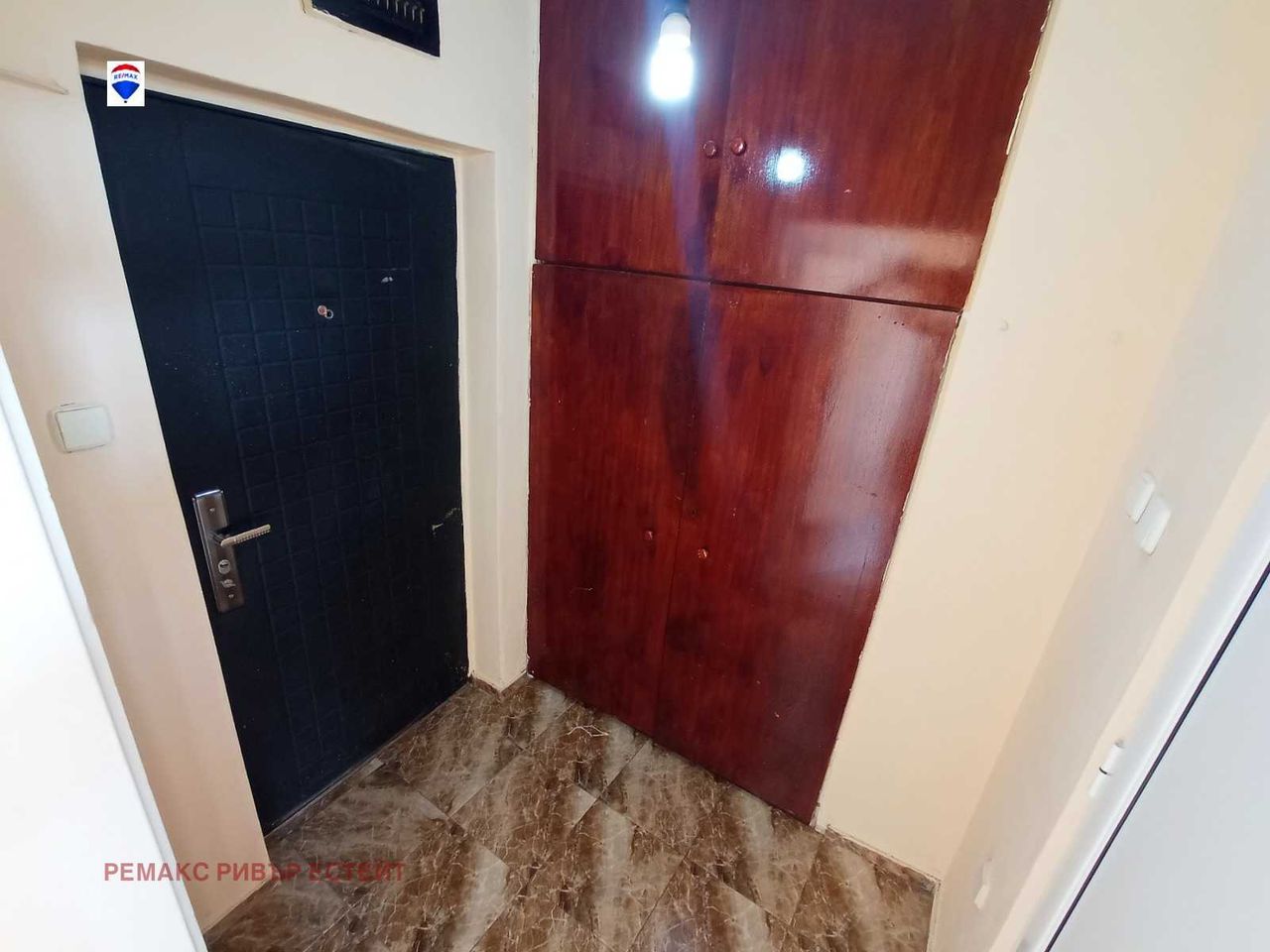 Продава се Едностаен апартамент в Русе, Здравец Север 1 - 34 кв.м за 1468 €/кв.м - Снимка #8