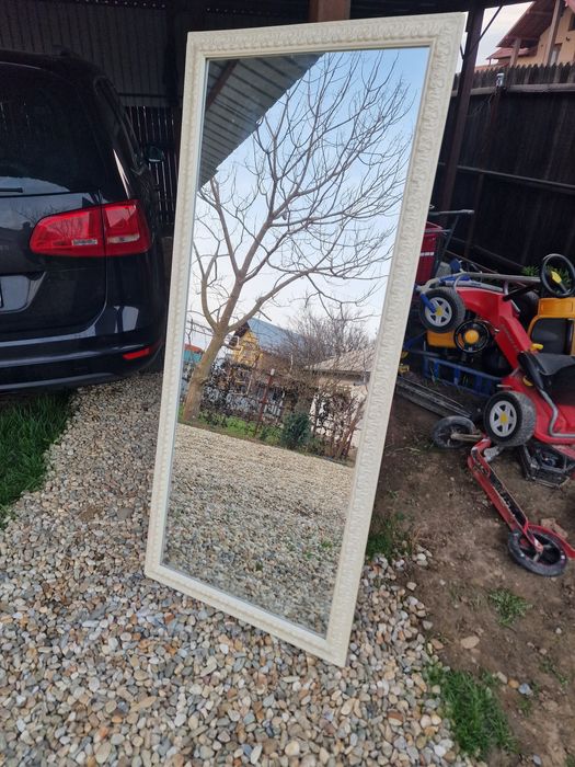 Oglinda înramata inramata rama