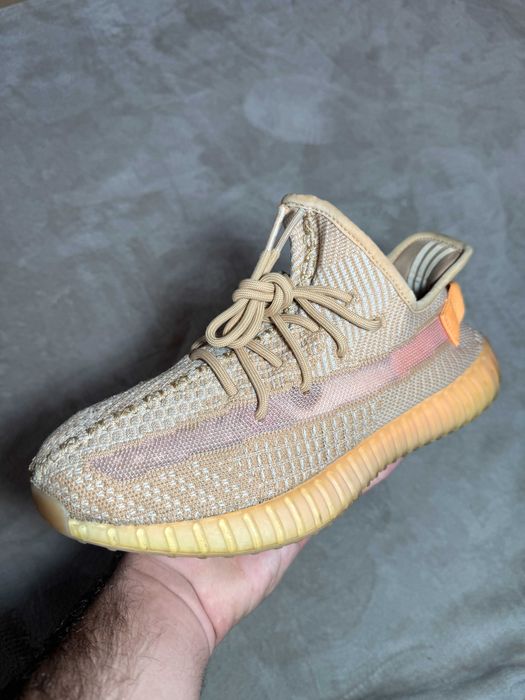 Yeezy 350 Clay – 42 2/3
