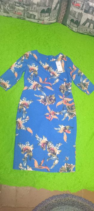 Продам новые платья