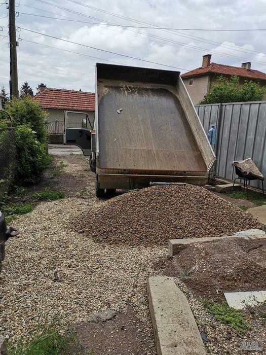 Доставка на пясък, филц, баластра, бетон и замазка