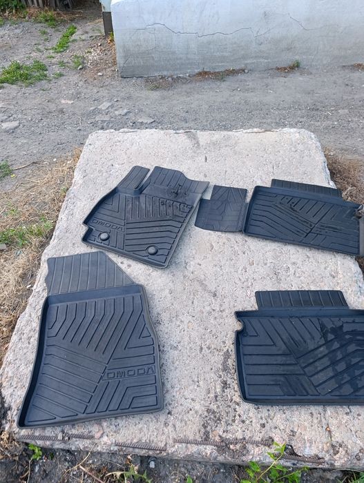 Продам Коврики  стояли в Омоде.