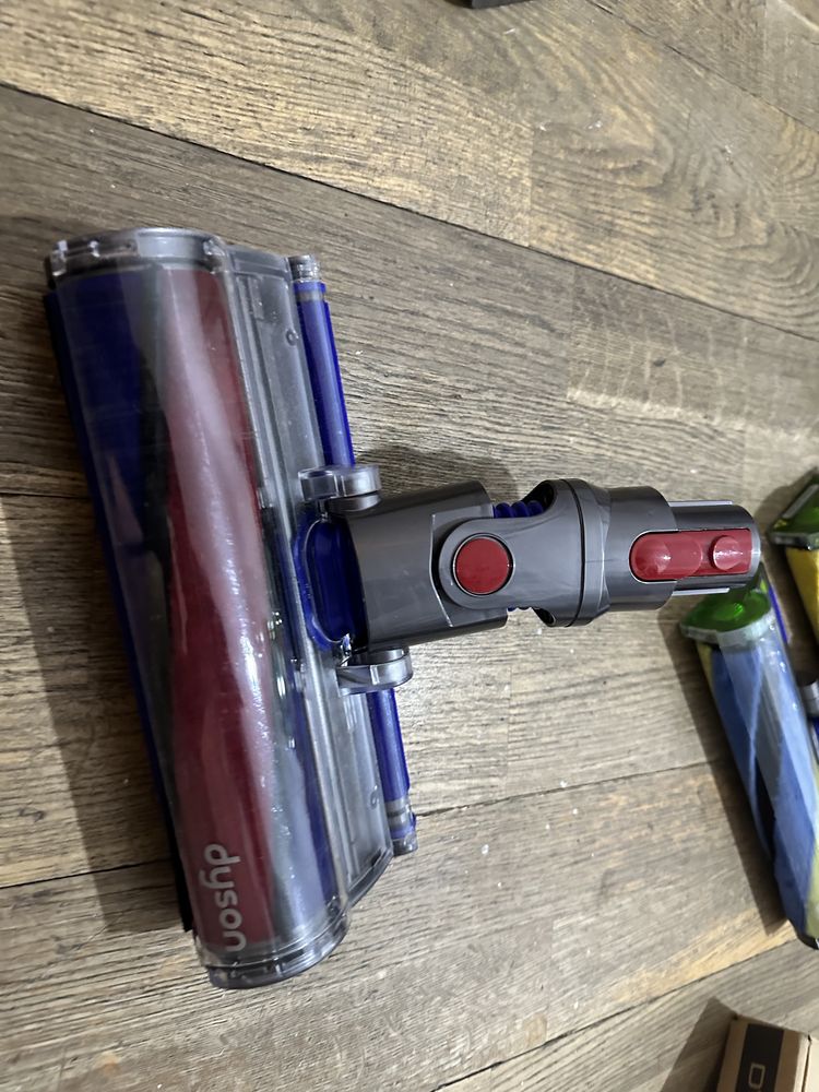 Acesoriu Perie Laser pentru  Dyson V12