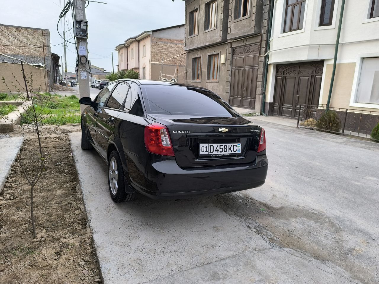 Lacetti 1.8 1 pazitsa 2009 yil kiraska 1 ta detal ideal sostayanna