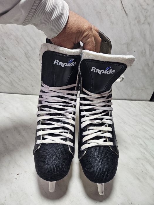 Patine 46 hochei hockey CCM  marime 43-44  ( 28,5  cm)