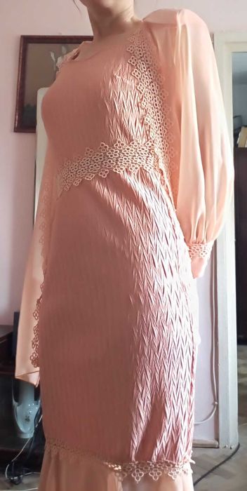 Vand rochie de seara noua nuanta piersica