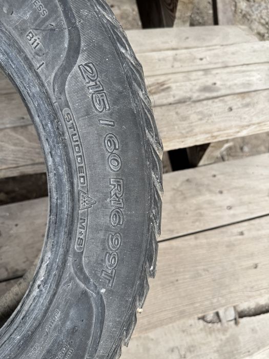 Продам зимние шины в отличном состоянии