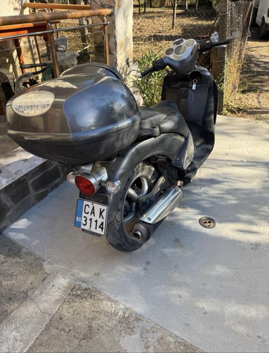 Скутер Aprilia scarabeo 250 2006 година